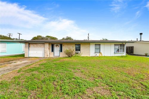 103 Magnolia Pl, Portland, TX, 78374-1463 | Card Image