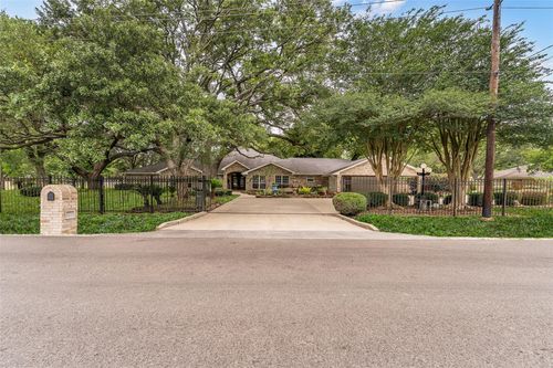 3519 Singleton Rd, Baytown, TX, 77521-4636 | Card Image