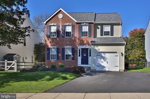 213 Forest Park Dr, Chalfont, PA, 18914-2139 | Card Image