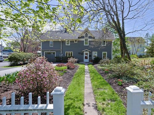 19 Hill St, Goshen, NY, 10924-2113 | Card Image