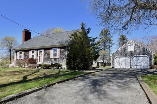 33 Terry Dr, Dartmouth, MA, 02748-2351 | Card Image