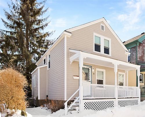 1 Conrad Ct, Newport, RI, 02840-3837 | Card Image