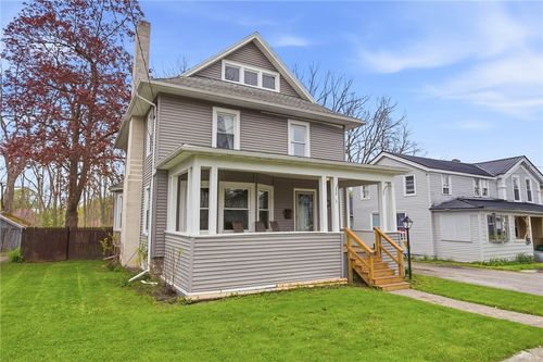 7 1/2 North St, Le Roy, NY, 14482-1107 | Card Image