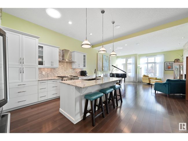 7570 May Common Nw, Home with 3 bedrooms, 3 bathrooms and 3 parking in Edmonton AB | Image 10