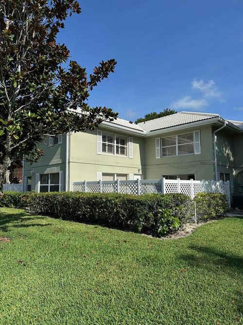 1943-1943 Stratford Way, West Palm Beach, FL, 33409-7608 | Card Image