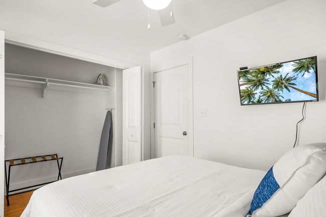 Guest bedroom with large closet | Image 19