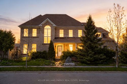 51 Divine Dr, Whitby, ON, L1R2T5 | Card Image