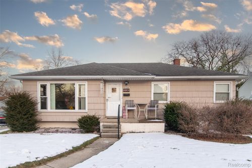 21858 Pleasant Ave, Eastpointe, MI, 48021-2474 | Card Image