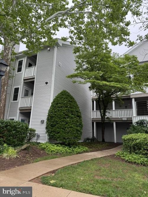 202-14305 Climbing Rose Way, CENTREVILLE, VA, 20121-5176 | Card Image