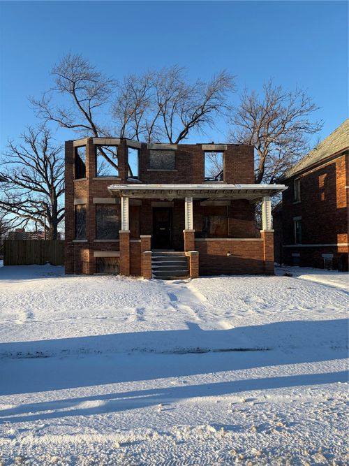 82 W Grand, Highland Park, MI, 48203-3643 | Card Image