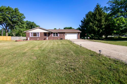 1005 Paul Dr, Saint Anne, IL, 60964-5219 | Card Image