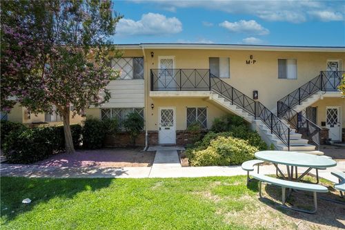 m-534 Roosevelt Rd, Redlands, CA, 92374 | Card Image