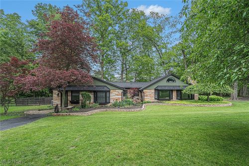 7750 Summerset Dr, Walton Hills, OH, 44146-4962 | Card Image