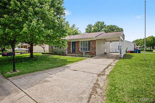 2737 Essex St, Saint Charles, MO, 63301-0373 | Card Image
