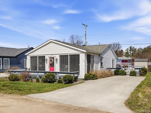 7355 Kilkare Rd, Lexington, MI, 48450-9341 | Card Image