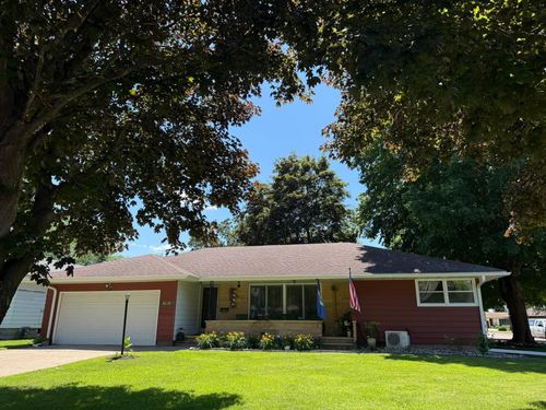 498 7th St Sw, Wells, MN, 56097-1414 | Card Image
