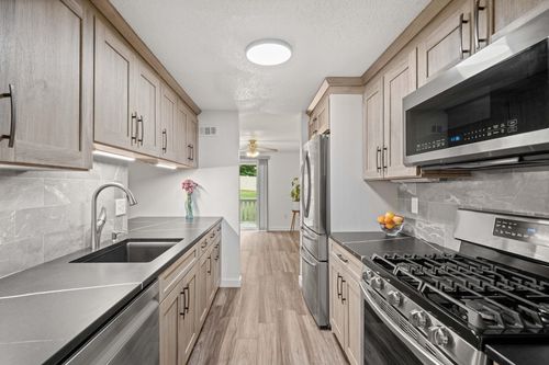 1H Black Oak Dr, Nashua, NH, 03062-2900 | Card Image