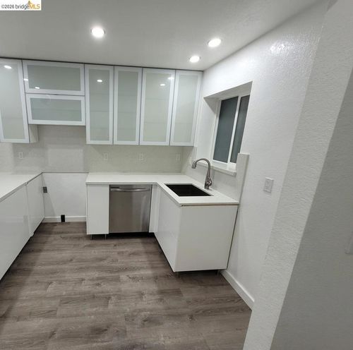 1532 Chanslor Ave, Richmond, CA, 94801-3275 | Card Image