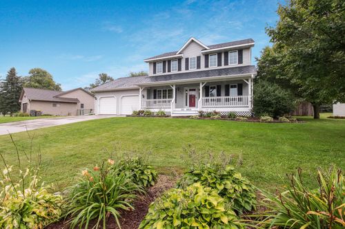 202 Birch St, Woodville, WI, 54028-9407 | Card Image