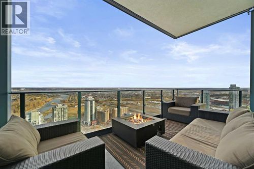 530 3 St Se, Calgary, AB, T2G2L8 | Card Image