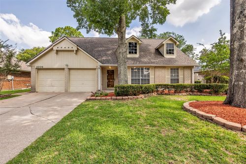 3004 Cloverdale Dr, League City, TX, 77573-5940 | Card Image