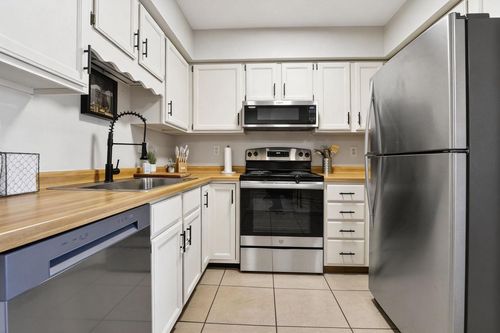 1403 8th St, Reedsburg, WI, 53959-1427 | Card Image