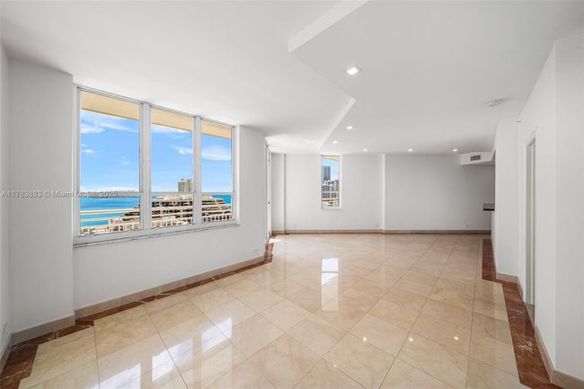 APT-2611 - 888 Brickell Key Dr, Condo with 2 bedrooms, 3 bathrooms and null parking in Miami FL | Image 8