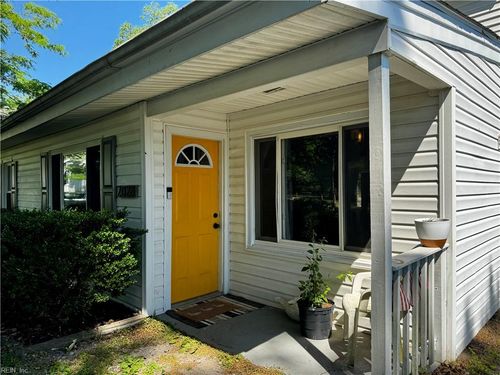 2028 Kilby Ln, Suffolk, VA, 23434-7401 | Card Image
