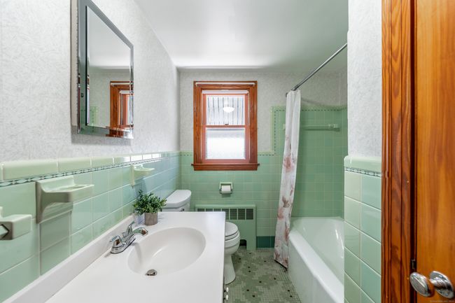 46 Suffield St, House other with 3 bedrooms, 2 bathrooms and 4 parking in Windsor Locks CT | Image 21