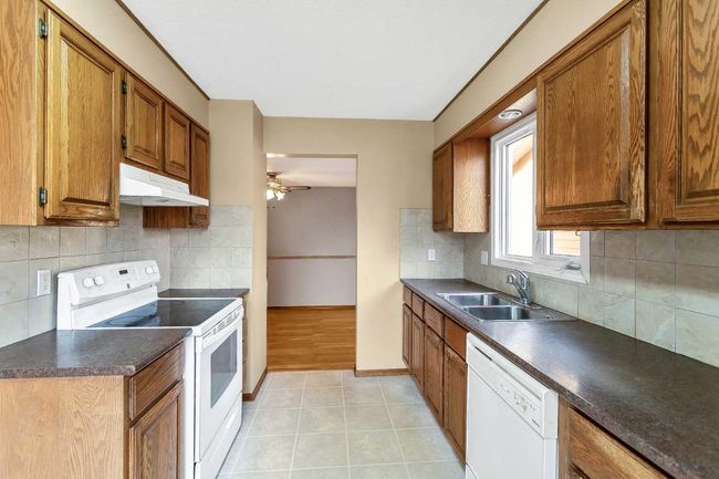 195 Deerbow Circle Se, House other with 3 bedrooms, 3 bathrooms and 2 parking in Calgary AB | Image 11