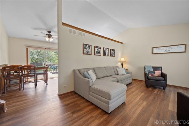 414 Bobcat Ct, House other with 3 bedrooms, 2 bathrooms and 2 parking in Oswego IL | Image 5