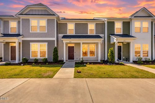 4909 Crescent Square St, Raleigh, NC, 27616-4337 | Card Image