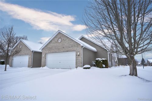1058 Brokaw Dr, Davison, MI, 48423-7907 | Card Image