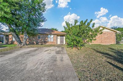 1126 S Clark Road, Home with 4 bedrooms, 2 bathrooms and null parking in Cedar Hill TX | Image 2