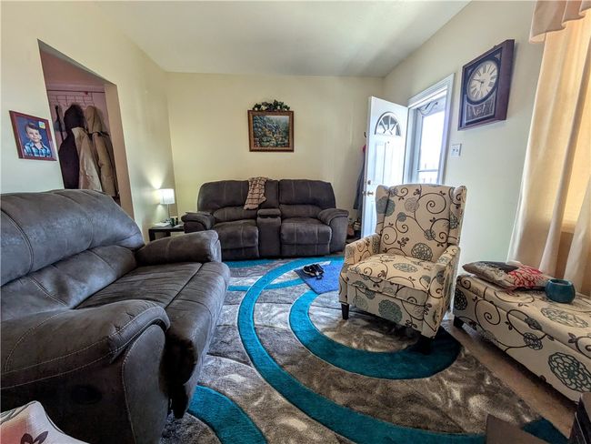 716 George St, House other with 2 bedrooms, 1 bathrooms and 2 parking in Scottdale PA | Image 4