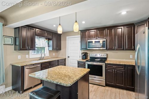 3191 Perry Ct, Grand Blanc, MI, 48439-8151 | Card Image
