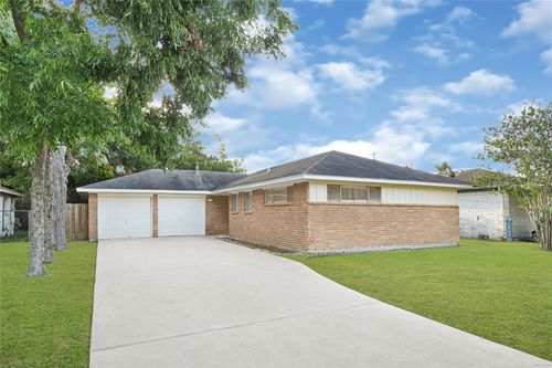 957 Kerry Dr, Pasadena, TX, 77506-5010 | Card Image