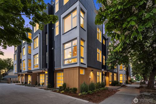1717 17th Ave, Seattle, WA, 98122 | Card Image