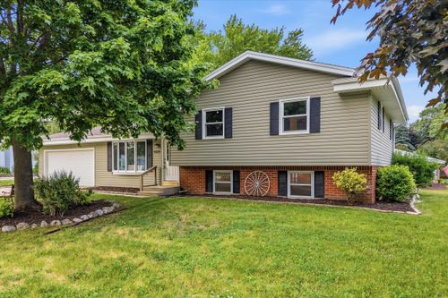 1620 1st Ave, Grafton, WI, 53024-2201 | Card Image