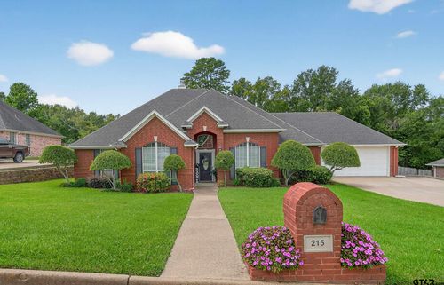 215 Macarthur St, Tyler, TX, 75704-2018 | Card Image