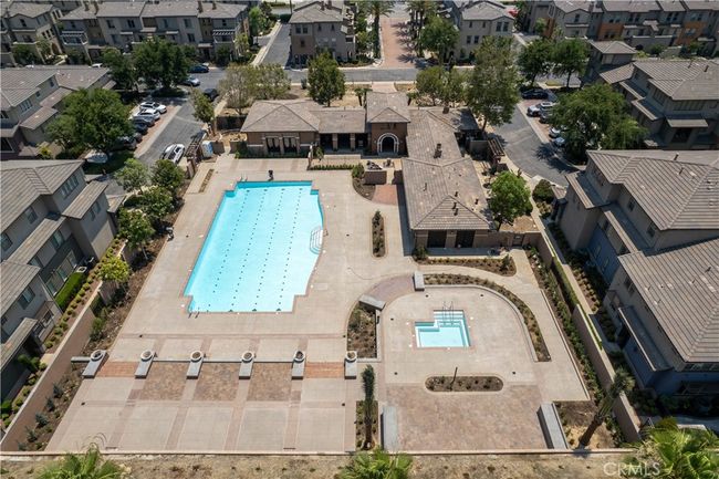 1 - 12452 Benton Dr, Condo with 4 bedrooms, 2 bathrooms and 2 parking in Rancho Cucamonga CA | Image 6