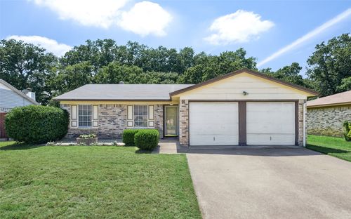 6004 Springwood Dr, Arlington, TX, 76001-5034 | Card Image