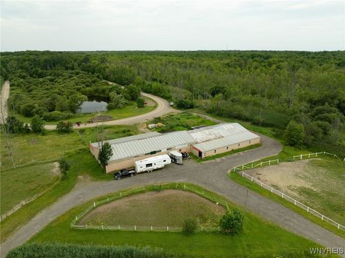 7452 Southwestern Blvd, Derby, NY, 14047-9603 | Card Image
