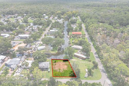 5981 Colony Cir, WEEKI WACHEE, FL, 34607-1322 | Card Image