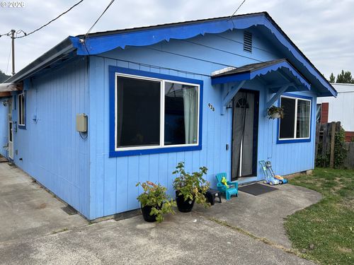 938 N 8th St, Reedsport, OR, 97467-1301 | Card Image
