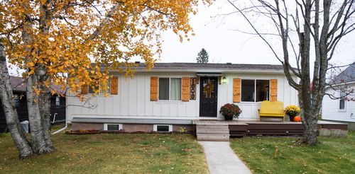 1808 8th Ave, Two Harbors, MN, 55616-1125 | Card Image