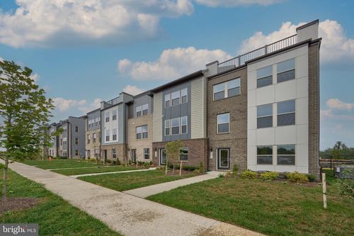 8971 Katherine Johnson Ave, Manassas, VA, 20109-4050 | Card Image