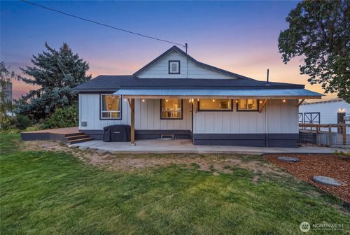 36400 Highway 12, Dayton, WA, 99328-9695 | Card Image