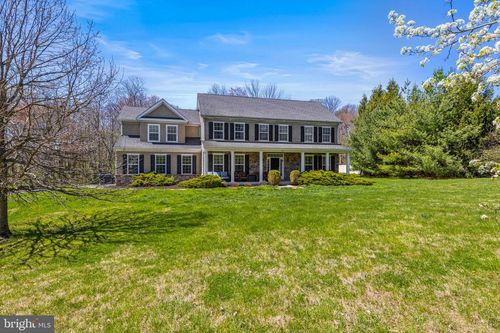 827 Oak Tree Rd, KENNETT SQUARE, PA, 19348-1321 | Card Image