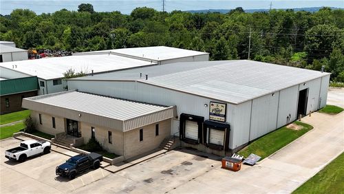 1207 Esi Dr, Springdale, AR, 72764-1100 | Card Image